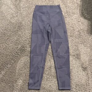 GYMSHARK Capri leggings - gray and dark gray geometric pattern. Never worn!!